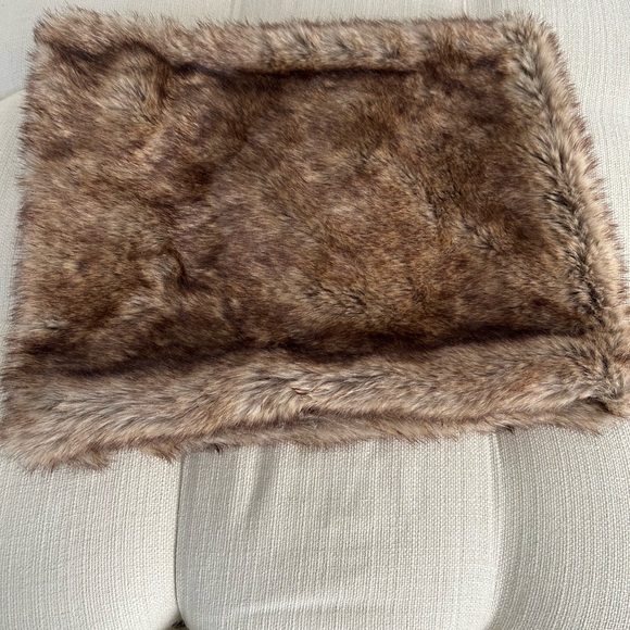 Faux Fur Winter Accessory Slip Over Head on neck Gray Interior to keep warmth in - Picture 5 of 11